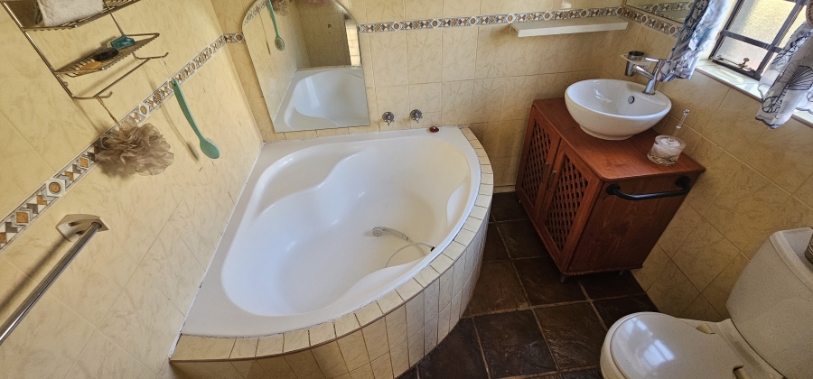 To Let 3 Bedroom Property for Rent in Cashan North West